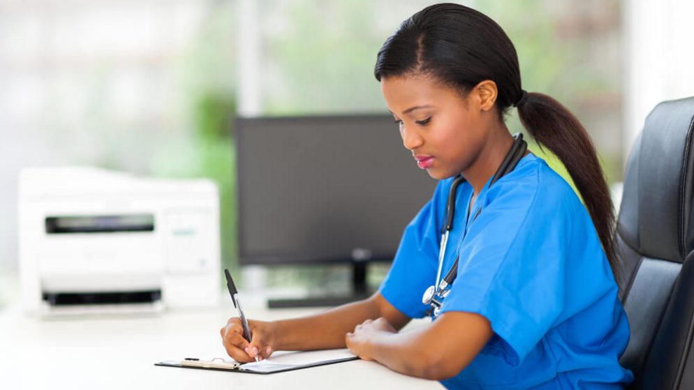 5 Reasons to Consider a Career Change to Nursing